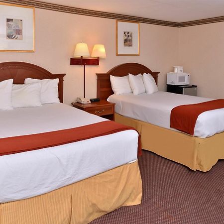 Americas Best Value Inn & Suites Wolcott Εξωτερικό φωτογραφία