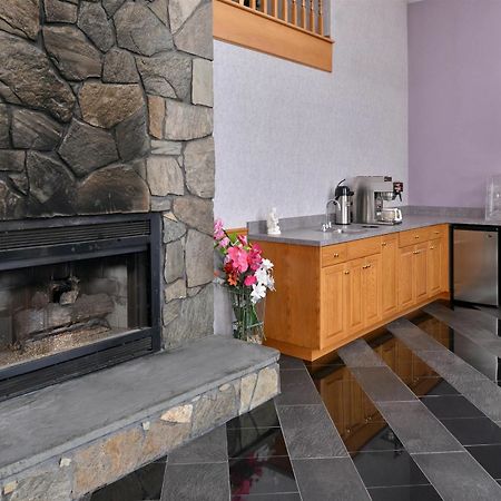 Americas Best Value Inn & Suites Wolcott Εξωτερικό φωτογραφία